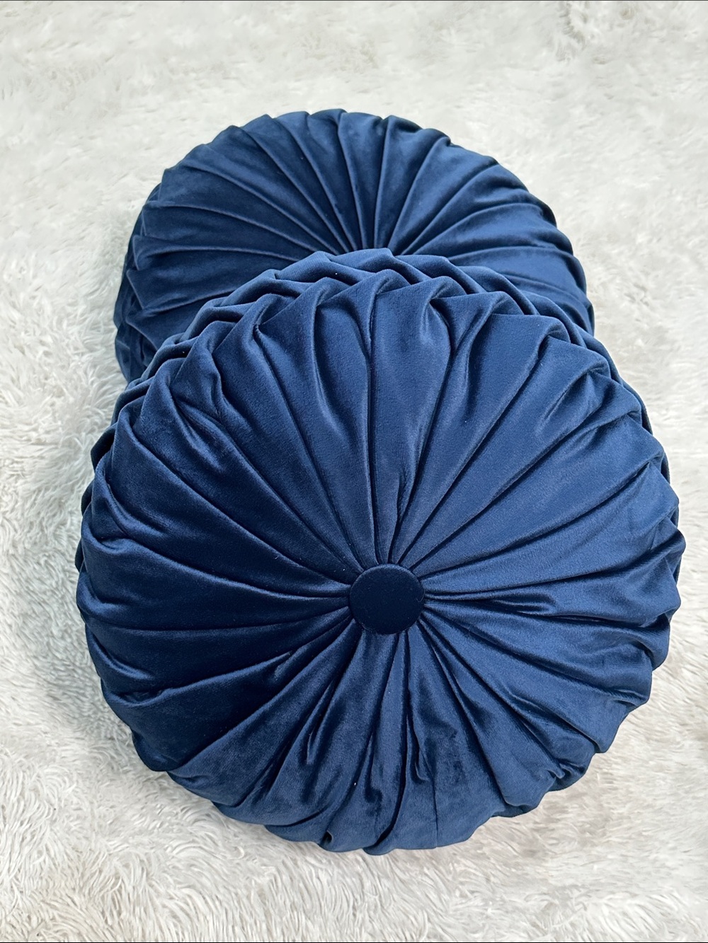 🥕 Bundle of 2 Lush Decor Velvet Pillows